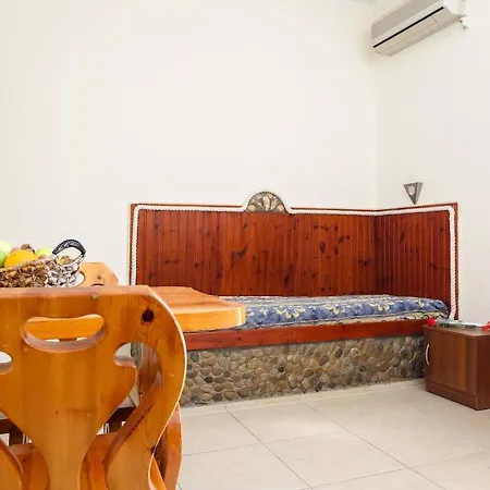 Ideal Place For Family Near The With Garden Mardati