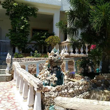 Ideal Place For Family Near The With Garden Mardati