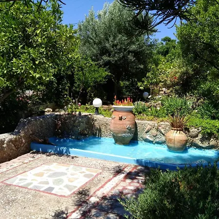 Ideal Place For Family Near The With Garden